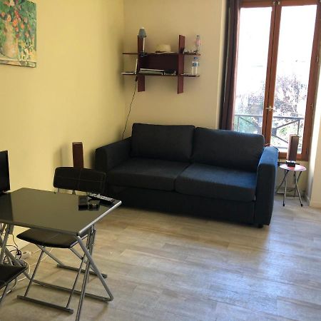 דירות פריז 23 Rue De La Chapelle מראה חיצוני תמונה